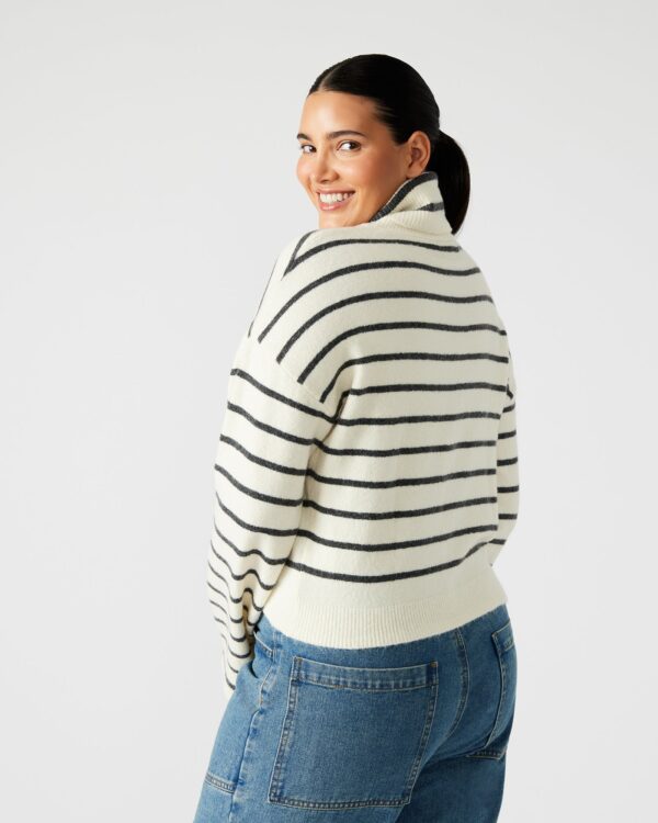 NARSHA SWEATER WHITE/BLACK - Image 3